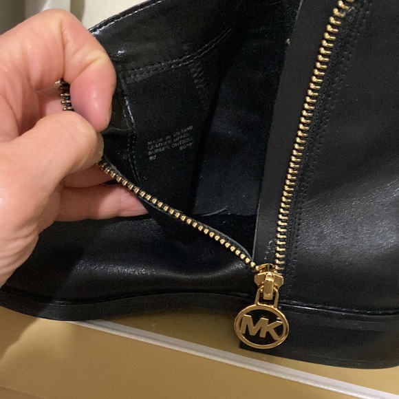 Michael Kors Lainey Flat Bootie Black leather - Picture 6 of 14